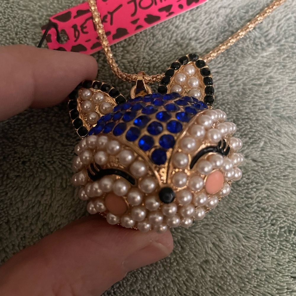 Betsy Johnson Fox necklace.